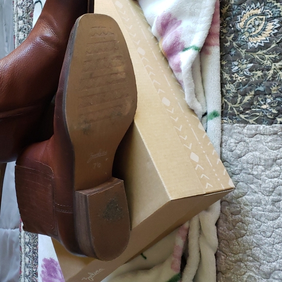 Booties - Picture 3 of 4